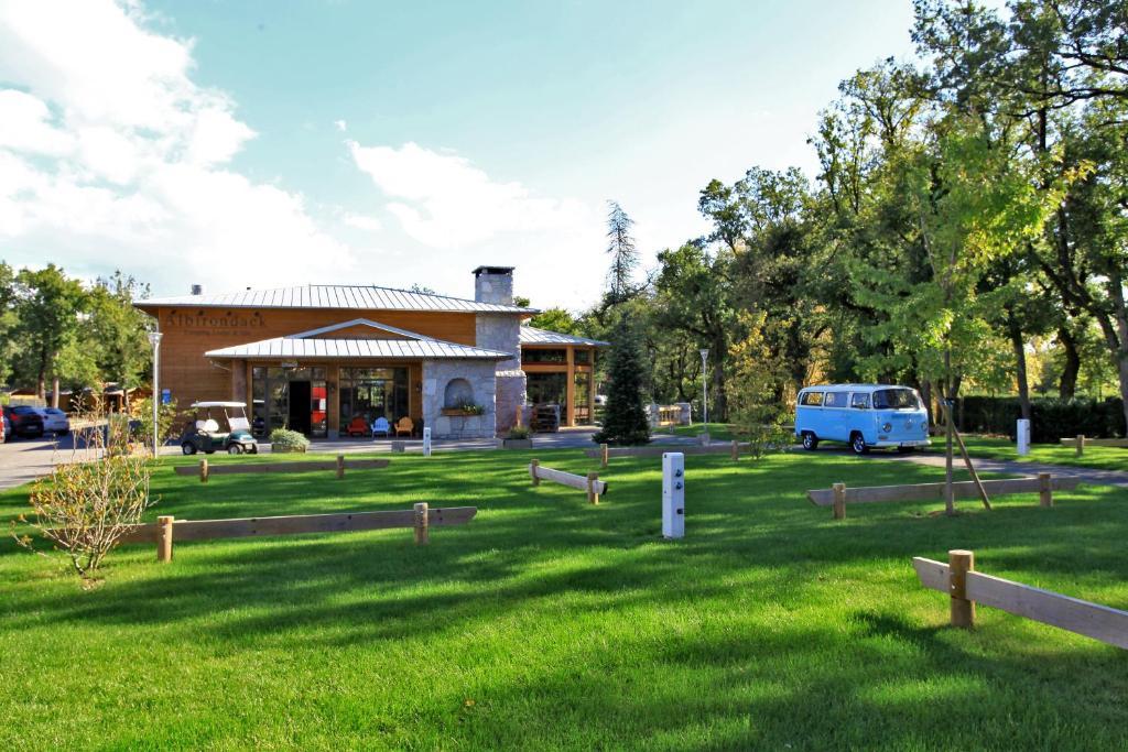 Albirondack Camping Lodge & Spa Ngoại thất bức ảnh
