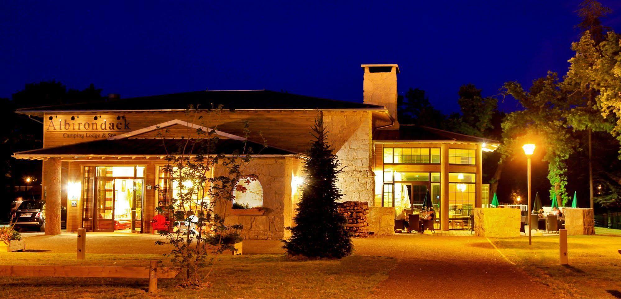 Albirondack Camping Lodge & Spa Ngoại thất bức ảnh