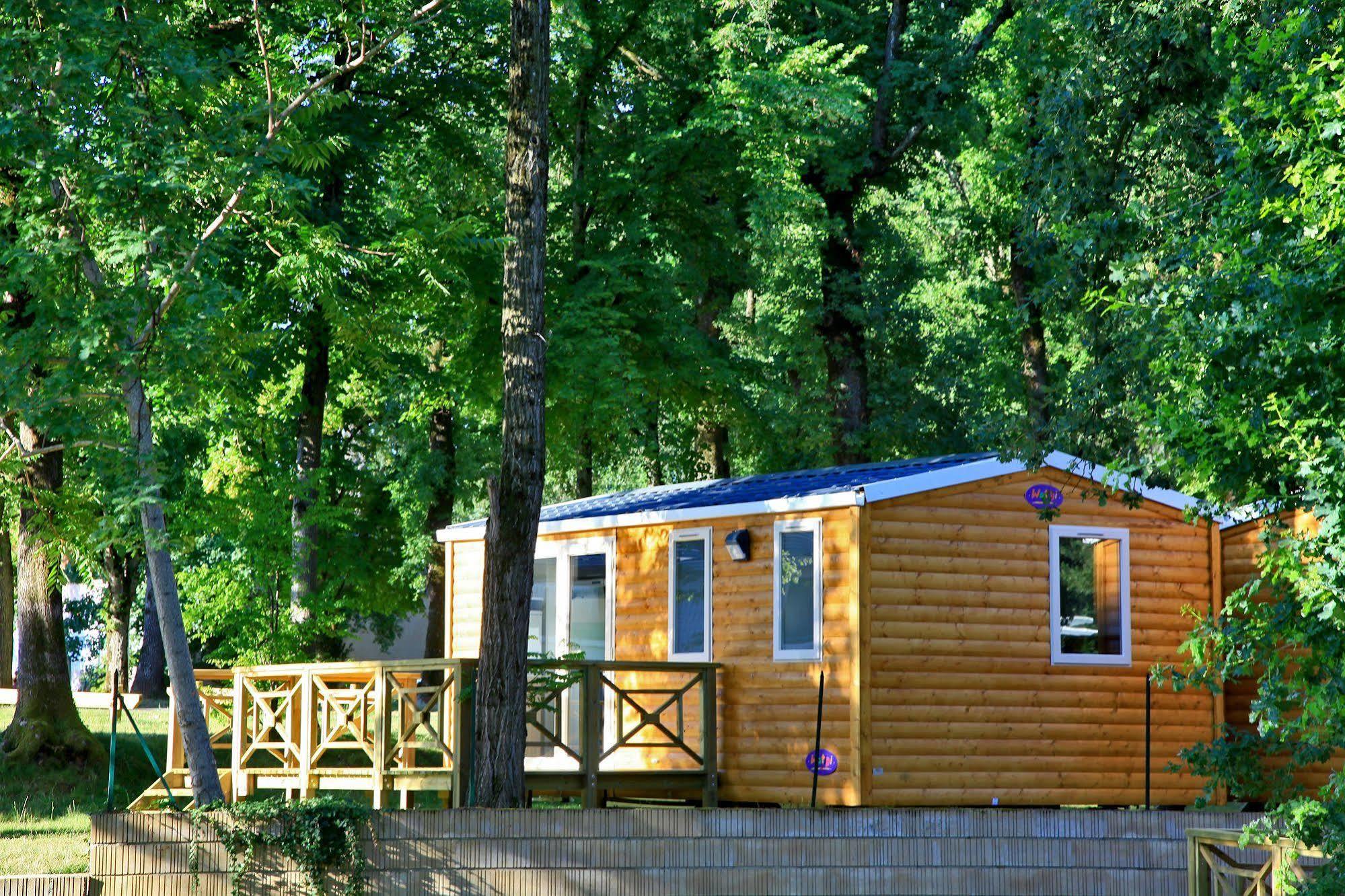 Albirondack Camping Lodge & Spa Ngoại thất bức ảnh